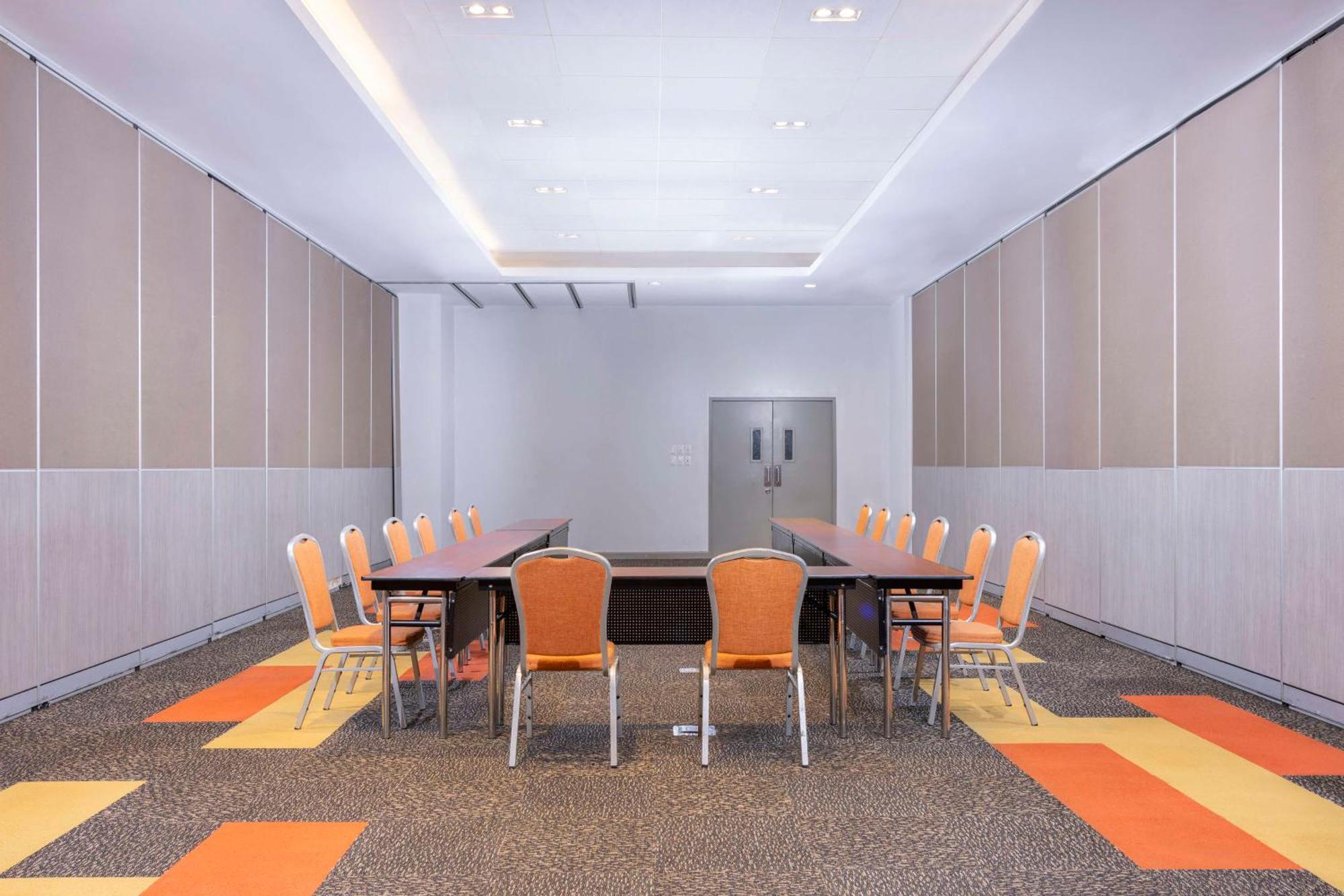 Park Inn By Radisson Iloilo 外观 照片